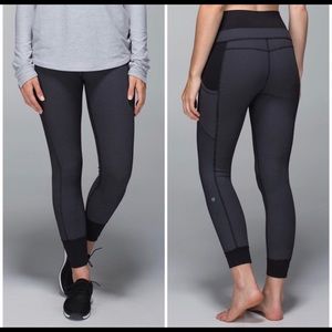 Lululemon En Route crops diamond dot